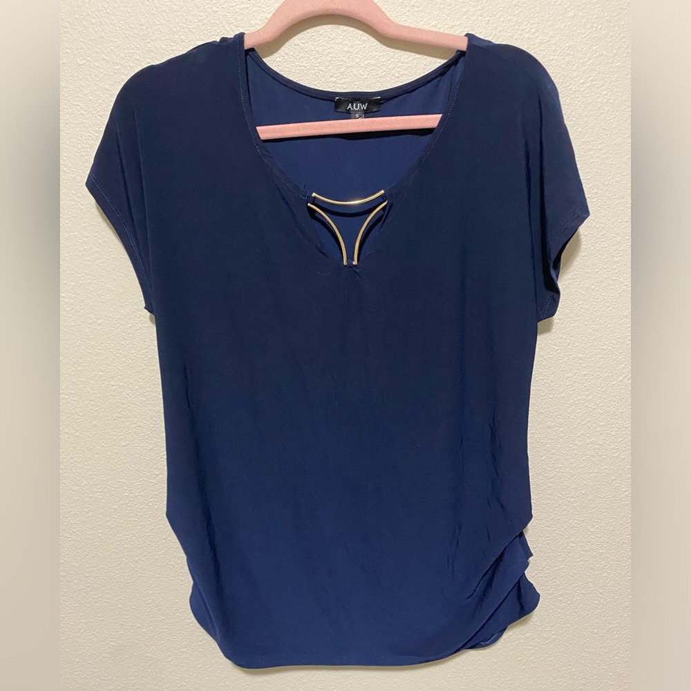 Small AUW professional navy blue top